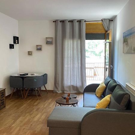 Precioso Calido Apartamento En Sort Con Terraza Lejlighed Eksteriør billede