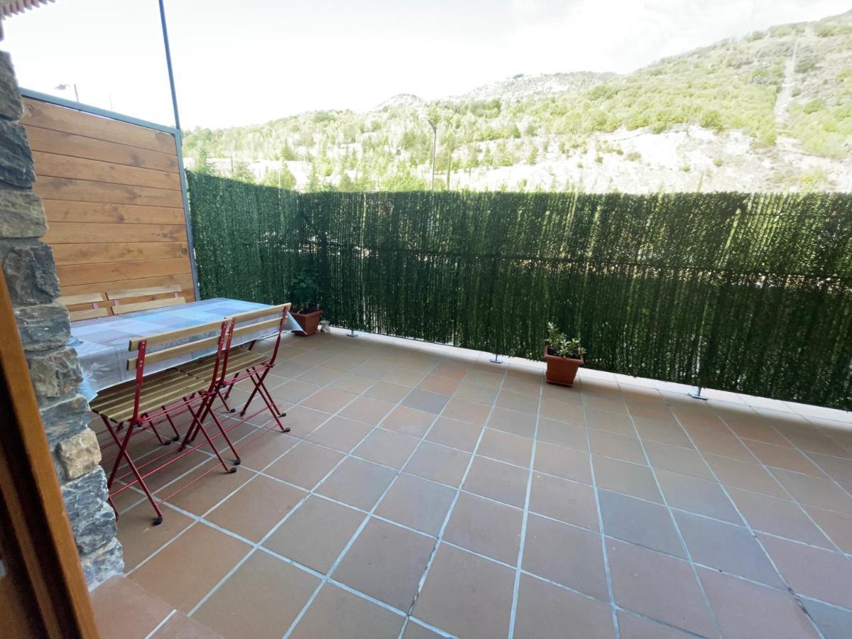 Precioso Calido Apartamento En Sort Con Terraza Lejlighed Eksteriør billede